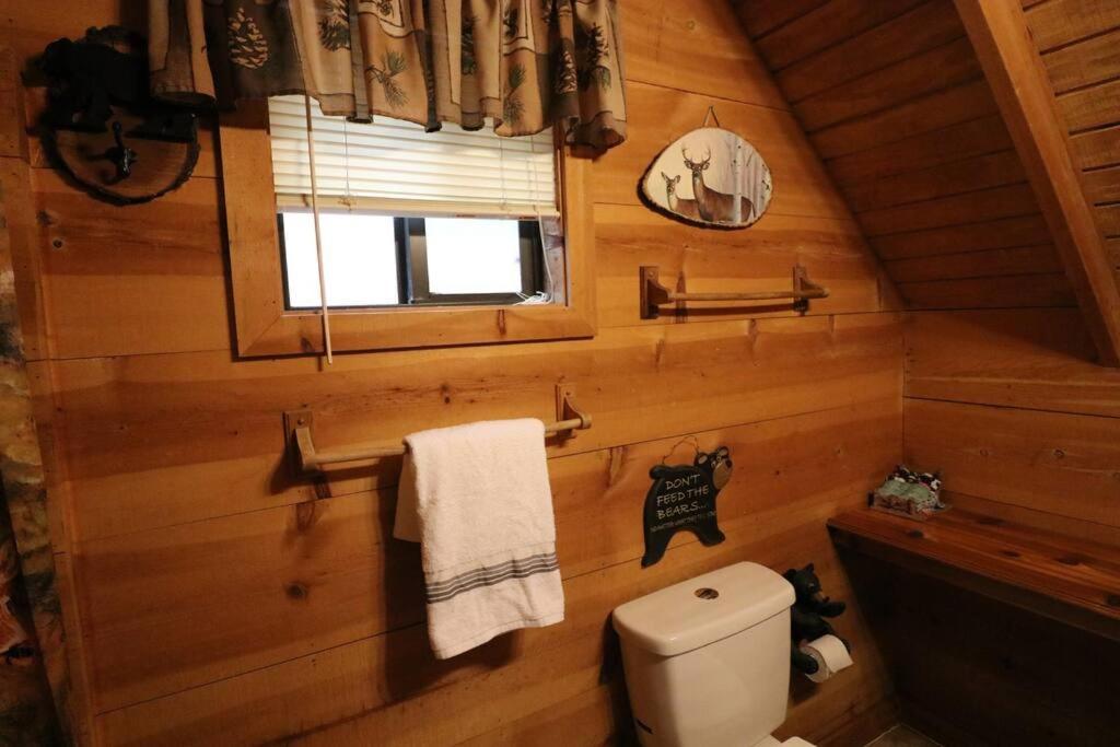 Cozy Cabin W/ Fireplace 3 Minutes To Helen! #2. Exteriör bild