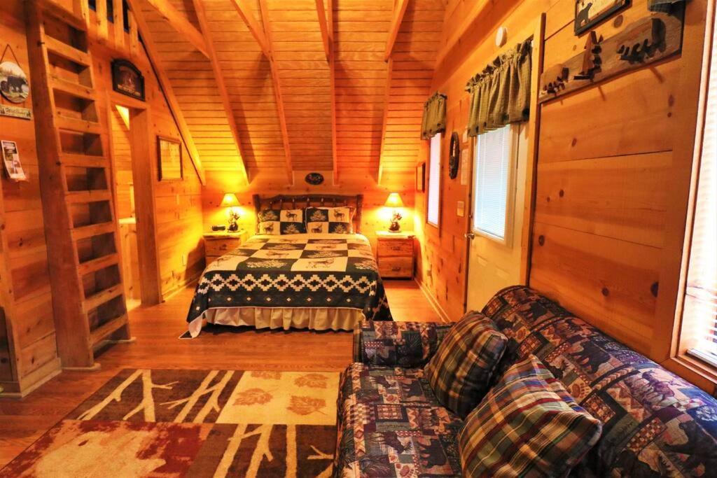 Cozy Cabin W/ Fireplace 3 Minutes To Helen! #2. Exteriör bild
