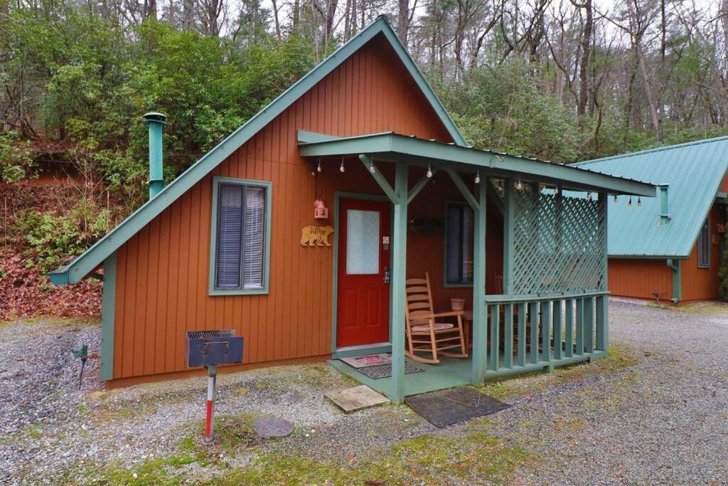 Cozy Cabin W/ Fireplace 3 Minutes To Helen! #2. Exteriör bild